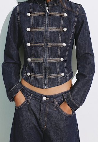 Geacă de primăvară-toamnă de la Pull&Bear pe albastru