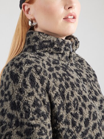 Noisy May Curve - Chaqueta polar 'NMLUCA' en gris