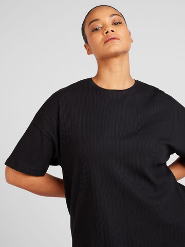 Noisy May Curve Shirt 'MAE' in Black