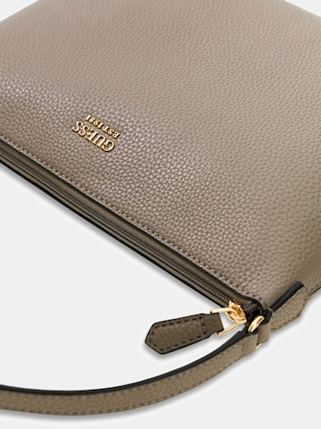 GUESS Μεγάλη τσάντα 'BRENTON' σε γκρι