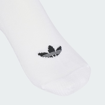 Chaussettes ADIDAS ORIGINALS en blanc