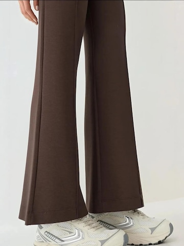 Hiccup Regular Broek in Bruin