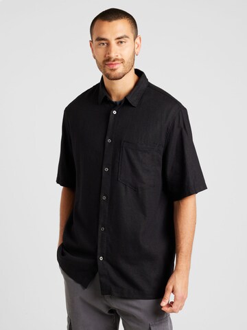 WEEKDAY Comfort Fit Hemd in Schwarz: Vorderseite