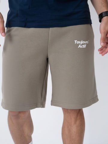 Regular Pantalon ' Apres ' Toujours Actif en vert : devant