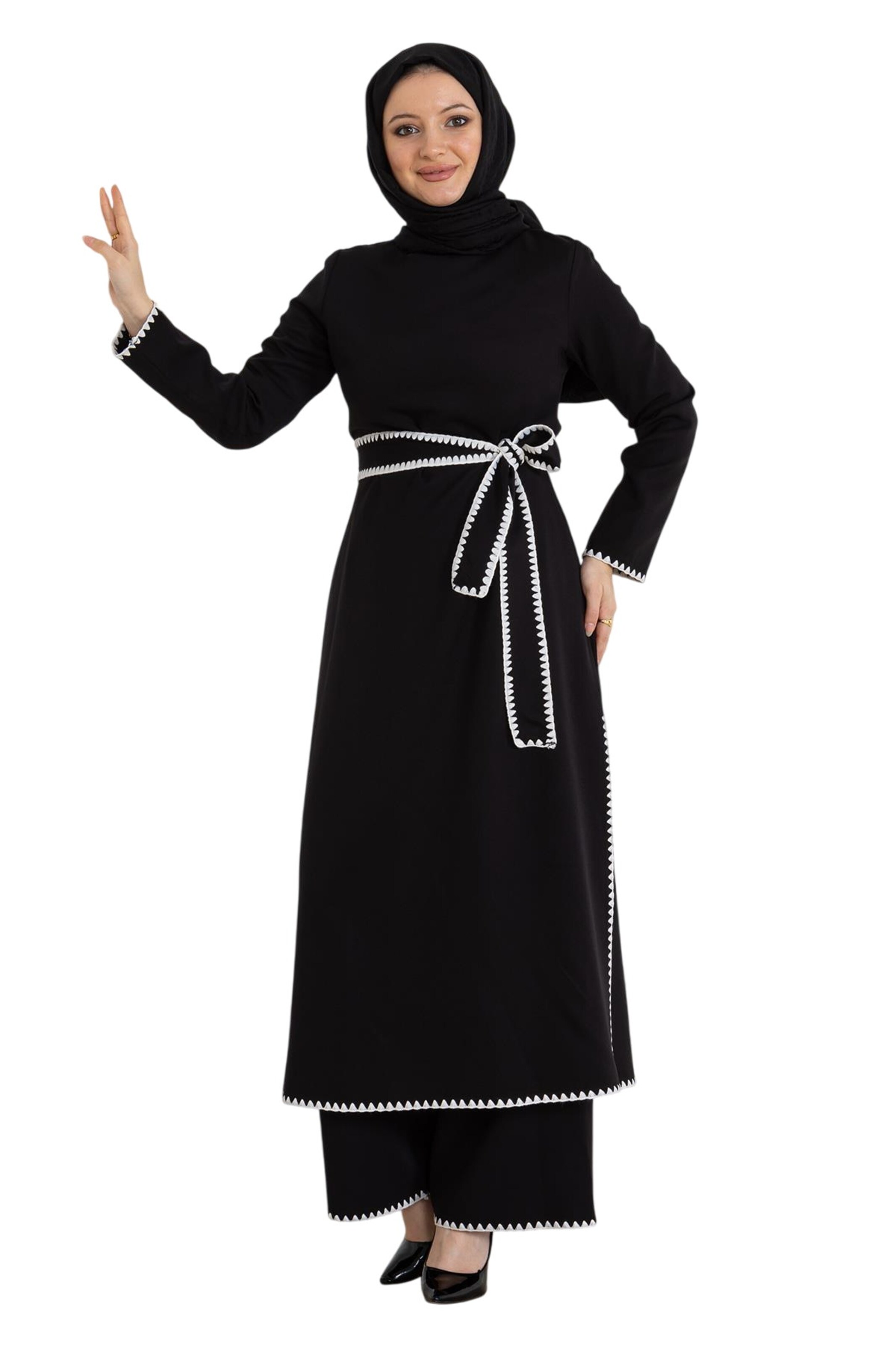 Pantalons de tailleur MODAMIHRAM en noir