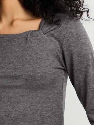 Maglietta 'Barna' di Pepe Jeans in grigio