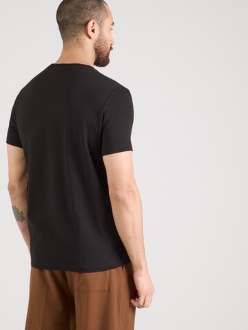 Tricou de la Karl Lagerfeld pe negru: spate