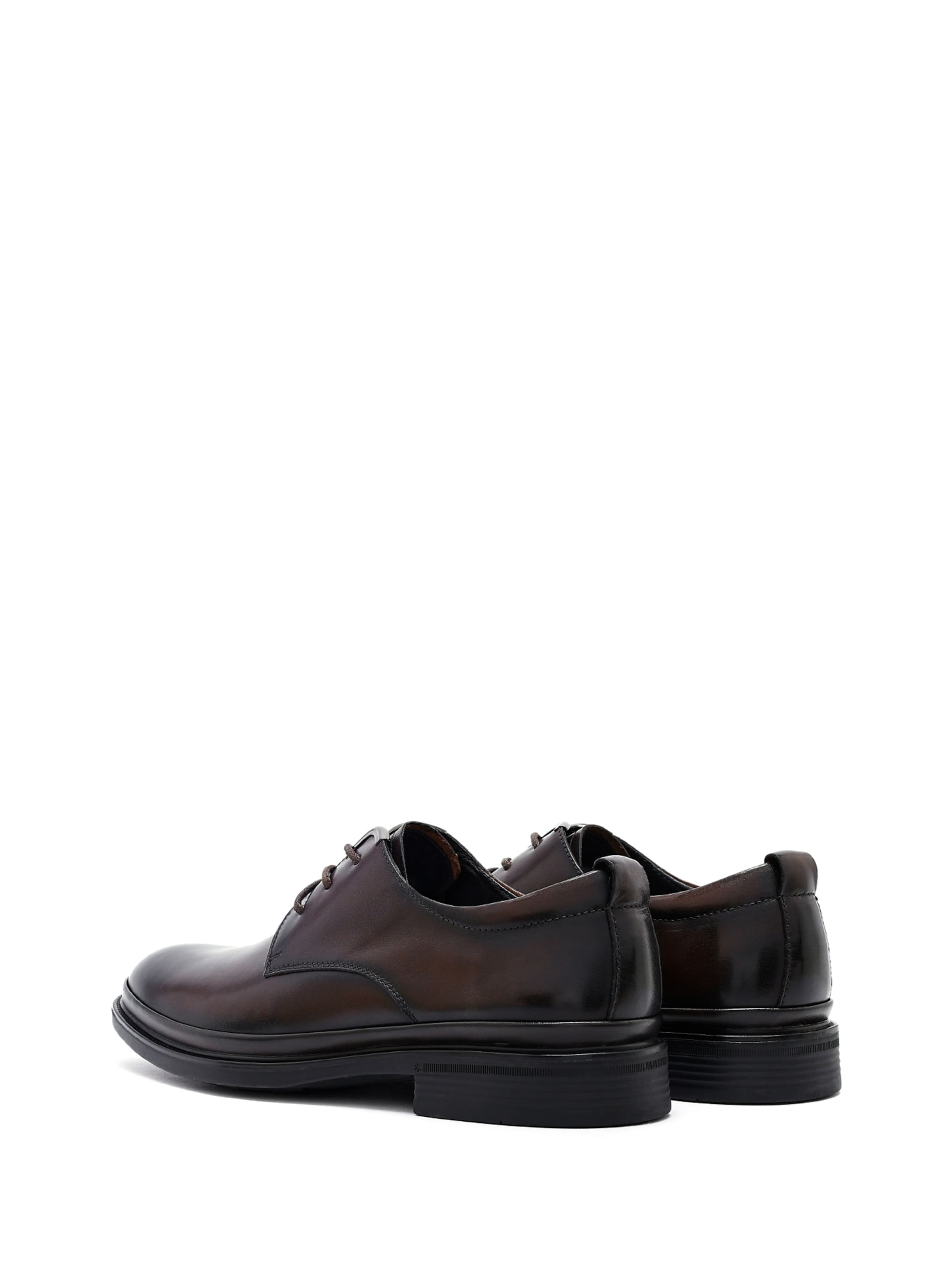 Scarpa stringata 'Derby' di Derimod in marrone
