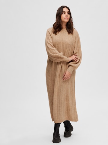 SELECTED FEMME Knitted dress in Beige: front