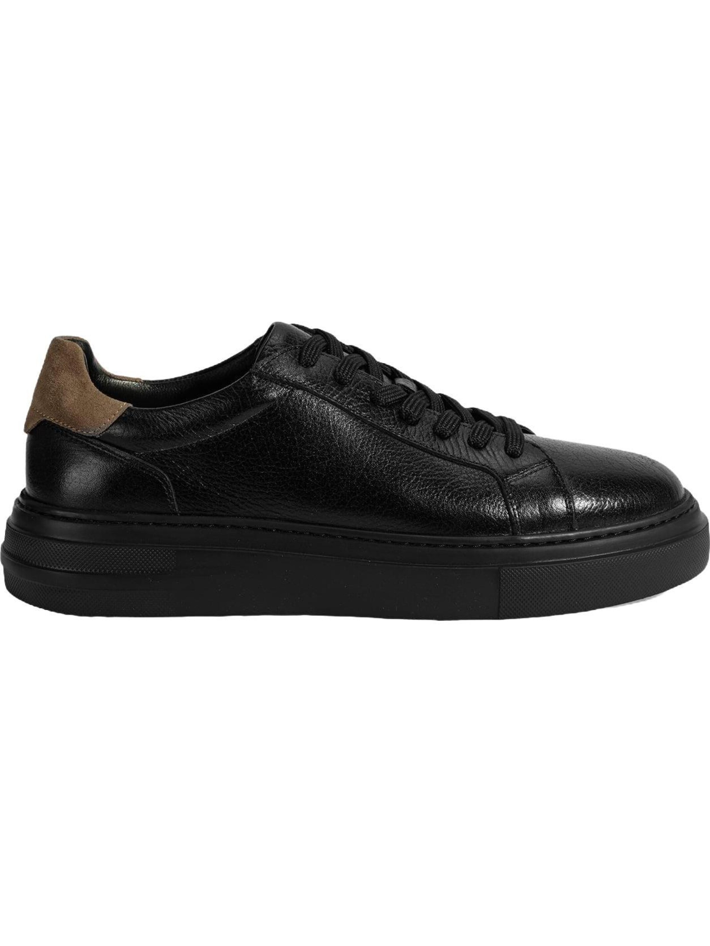Desa Platform trainers in Black