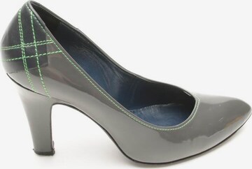 BOSS Pumps 39 in Grau: predná strana