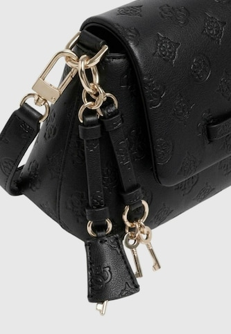 GUESS Umhängetasche 'CARMELLA' in Schwarz