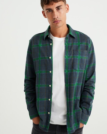 WE Fashion Regular fit Button Up Shirt in Green: front