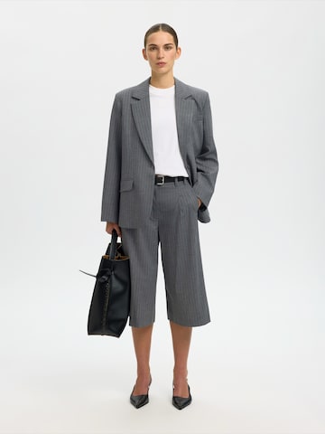 SELECTED - Pierna ancha Pantalón plisado 'SLFTonia' en gris