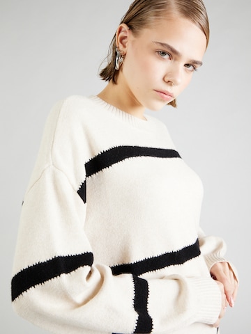 VILA Sweter 'RIL' w kolorze biały