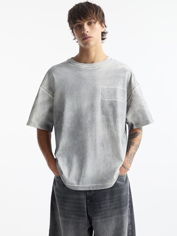 Pull&Bear Shirt in White: front