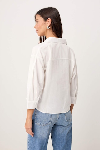Trendyol Blouse in White