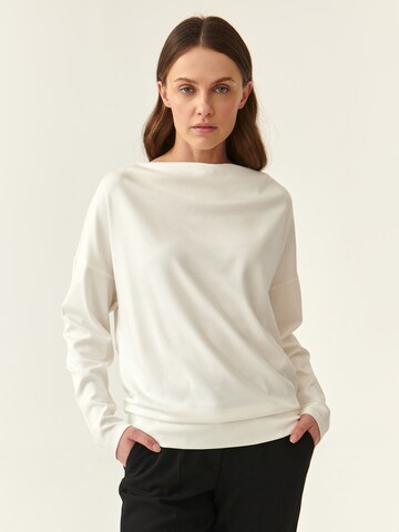 TATUUM Shirt in White: front