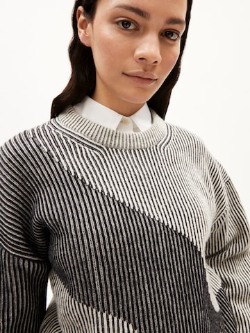 ARMEDANGELS Pulover 'Mayraa Vanise' | siva barva