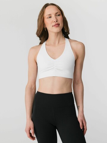 Top ' Stevie ' di Girlfriend Collective in bianco