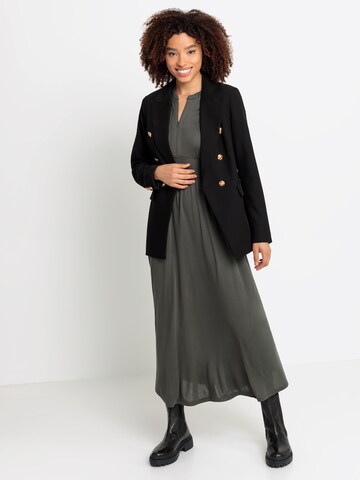 LASCANA Dress in Green: front