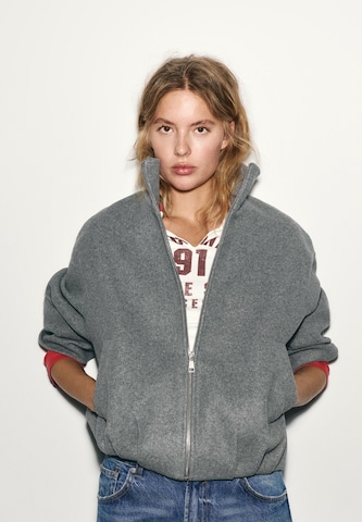 Pull&Bear Between-season jacket in Grey: front