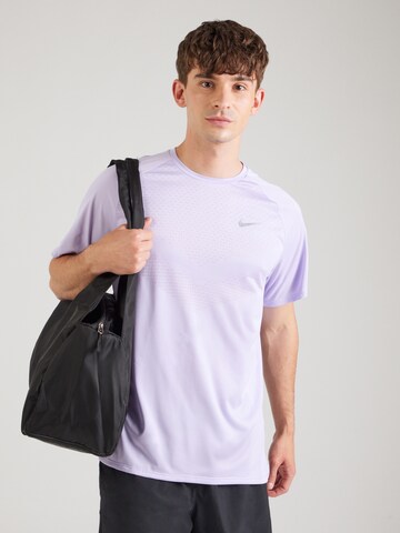 NIKE Функциональная футболка 'ADV STRIDE' в Лиловый: спереди