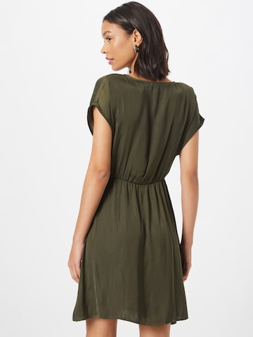 Robe 'Martina' ABOUT YOU en vert