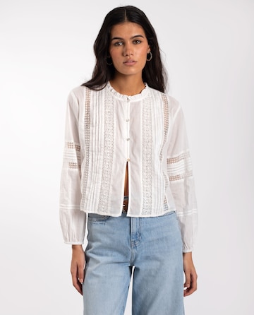 THE-ARE Blouse in White: front