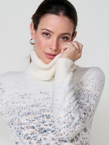 Pull-over KOROSHI en blanc