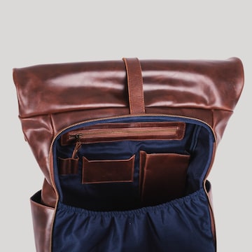 Buckle & Seam Laptopfach in Braun