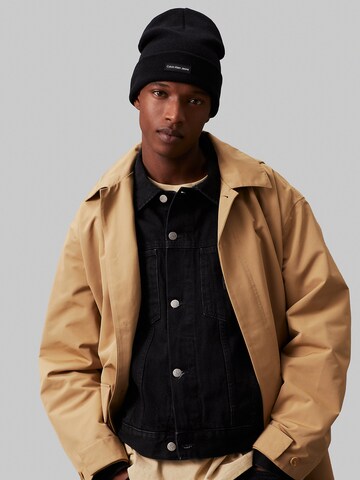 Regular Bonnet Calvin Klein Jeans en noir : devant