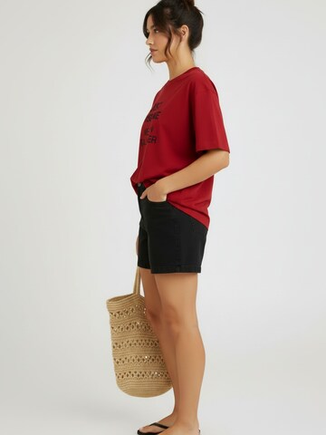 WEARABLE STORIES Shirt 'Kiss me' in Rood