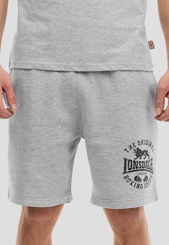 regular Pantaloni di LONSDALE in grigio: frontale