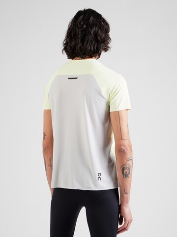 On Performance shirt in Yellow