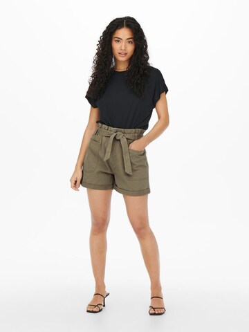 JDY Regular Shorts 'Maddie' in Grün