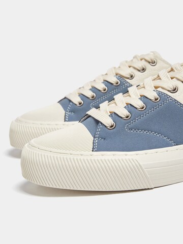 Pull&Bear Låg sneaker i blå