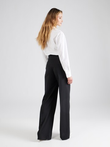 Wide leg Pantaloni cu dungă 'Himia' de la HUGO pe negru