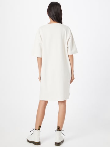 JUST FEMALE فستان 'Kyoto' بلون أبيض
