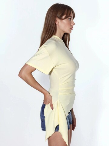 Busem T-Shirt in Gelb