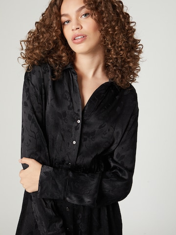 Robe-chemise 'Mona' A LOT LESS en noir