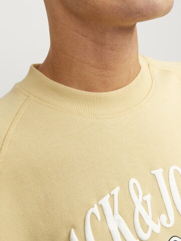 JACK & JONES Sweatshirt i beige