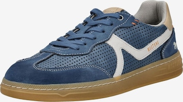 Baskets basses MUSTANG en bleu : devant