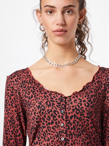 ABOUT YOU Shirt 'Merle' in Rot