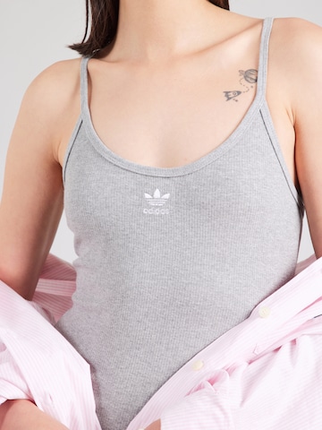 Tuta jumpsuit 'Essentials' di ADIDAS ORIGINALS in grigio