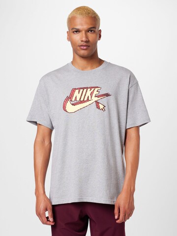 Nike Sportswear - Camisa 'Futura' em cinzento: frente