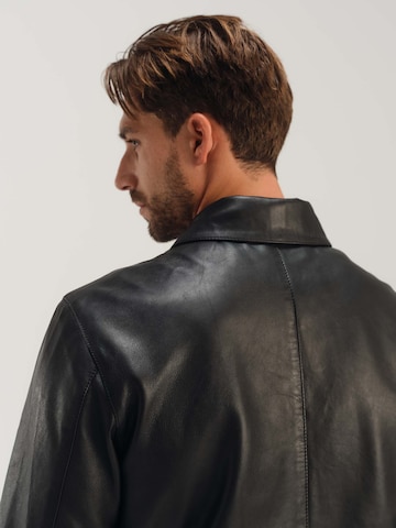 ABOUT YOU x Kevin Trapp Between-Season Jacket in Black