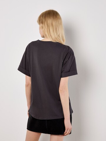 Haut ' ' Apricot en gris