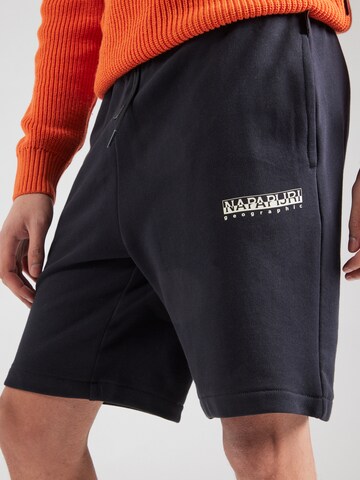 NAPAPIJRI Loosefit Broek 'N-Gori' in Zwart