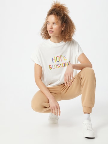 Thinking MU - Camiseta 'HOPE BLOSSOMS' en blanco